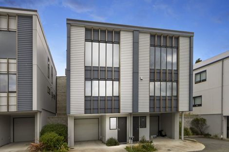 Photo of property in 18/104u Maupuia Road, Maupuia, Wellington, 6022