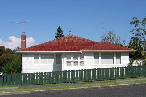 Photo of property in 152 Seabrook Avenue, New Lynn, Auckland, 0600