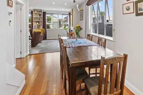 Photo of property in 101 Apu Crescent, Lyall Bay, Wellington, 6022