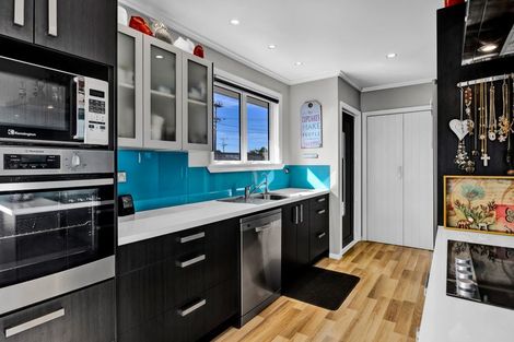 Photo of property in 2 Maire Street, Hawera, 4610