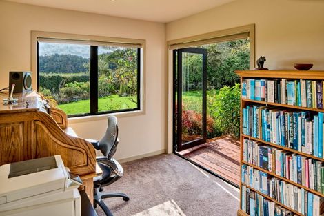 Photo of property in 46 Corbetts Road, Manakau, Otaki, 5583