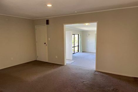Photo of property in 28 West Harbour Drive, West Harbour, Auckland, 0618
