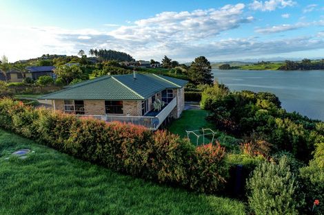 Photo of property in 16 Kotare Crescent, Pahi, Paparoa, 0571
