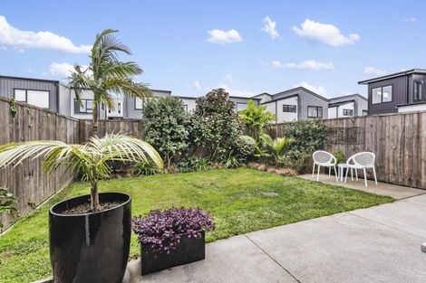 Photo of property in 13 Ian Morrison Road, Hobsonville, Auckland, 0616