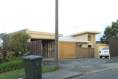 Photo of property in 5 Hillview Crescent, Paparangi, Wellington, 6037