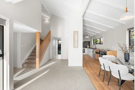 Photo of property in 4 Kingham Place, Avonhead, Christchurch, 8042