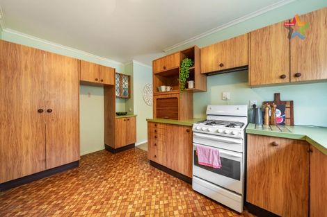 Photo of property in 106 Hine Road, Wainuiomata, Lower Hutt, 5014