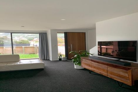Photo of property in 74u3 Derwent Street, Island Bay, Wellington, 6023