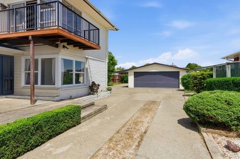 Photo of property in 15 Wychwood Crescent, Bishopdale, Christchurch, 8053