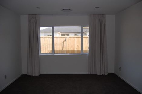 Photo of property in 20 Papa Orchard Drive, Kumeu, 0810