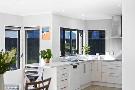 Photo of property in 13 Mangakoea Place, St Andrews, Hamilton, 3200