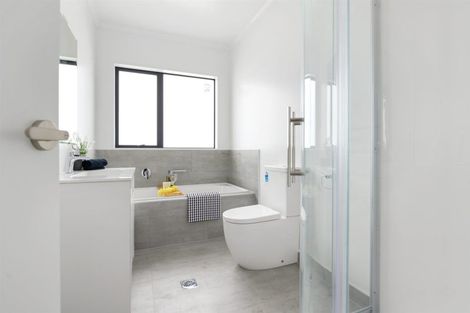 Photo of property in 137u2 Avalon Drive, Nawton, Hamilton, 3200
