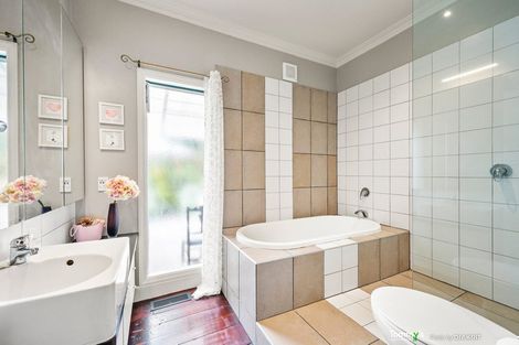 Photo of property in 1 Buchanan Street, Wadestown, Wellington, 6012