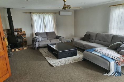 Photo of property in 17 Bodi Place, Te Atatu South, Auckland, 0610