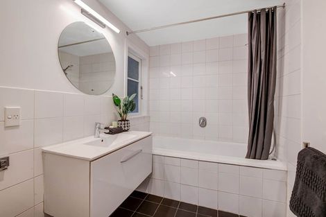 Photo of property in 3 Moffat Road, Red Beach, 0932