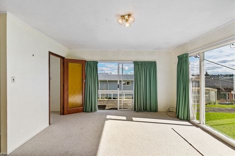 Photo of property in 10 Pax Avenue, Forrest Hill, Auckland, 0620