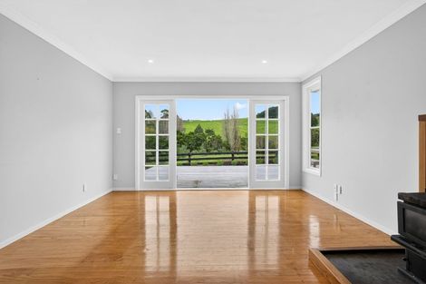 Photo of property in 109 Mountain Road, Maungaturoto, 0587
