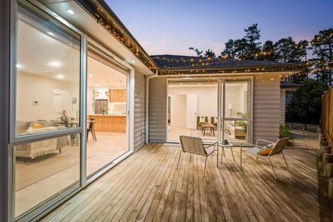 Photo of property in 8 Konoba Avenue, Kumeu, 0810