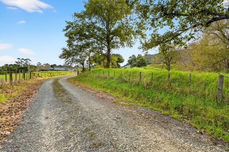 Photo of property in 109 Mountain Road, Maungaturoto, 0587
