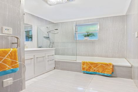 Photo of property in 3/14 Orchid Place, Te Atatu South, Auckland, 0610