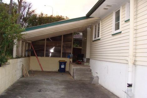 Photo of property in 537 Glenfield Road, Glenfield, Auckland, 0629