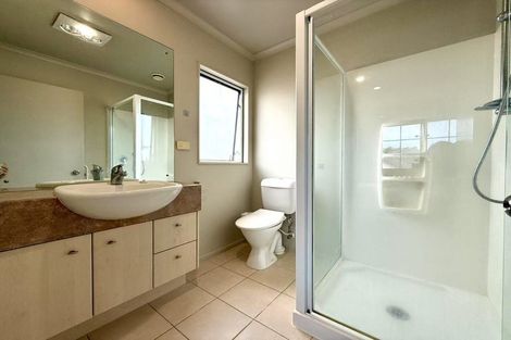 Photo of property in 8 Applebox Lane, Henderson, Auckland, 0612