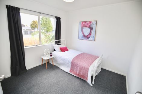 Photo of property in 20 Burrows Place, Frankton, Hamilton, 3204