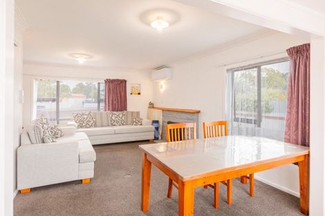 Photo of property in 2 Howard Road, Taradale, Napier, 4112