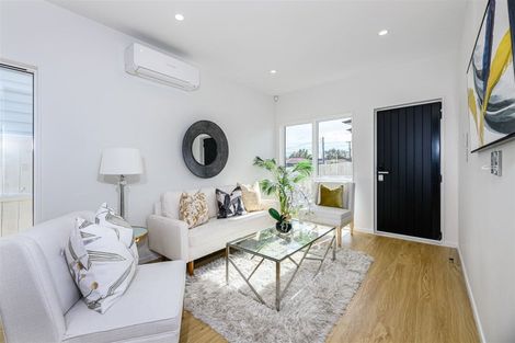 Photo of property in 3d Kingdale Road, Henderson, Auckland, 0610
