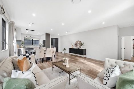 Photo of property in 74a Walworth Avenue, Pakuranga Heights, Auckland, 2010