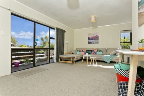 Photo of property in 85b Rosario Crescent, Red Beach, 0932