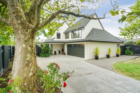 Photo of property in 135 Summerhill Drive, Fitzherbert, Palmerston North, 4410