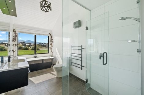 Photo of property in 18 Mount Linton Avenue, Wanaka, 9305