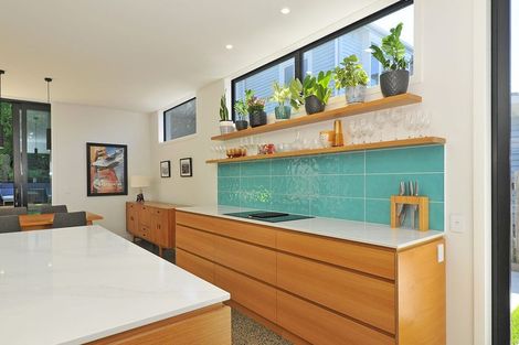 Photo of property in 12 Helen Street, Brooklyn, Wellington, 6021