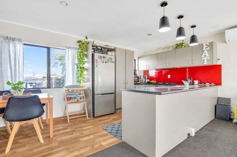 Photo of property in 2/29 Heybridge Street, Manurewa, Auckland, 2102