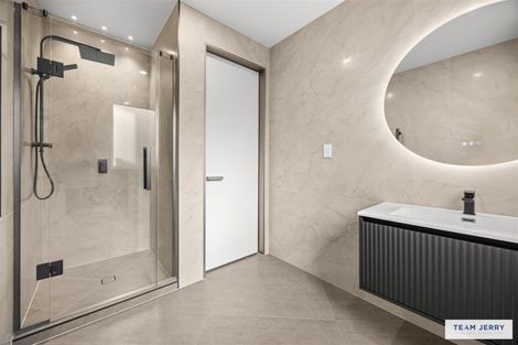 Photo of property in 4 Seawind Way, Hobsonville, 0616