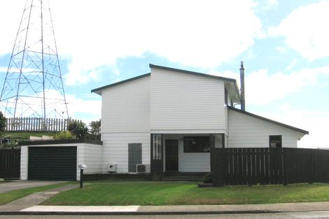 Photo of property in 61 Horokiwi Road West, Newlands, Wellington, 6037