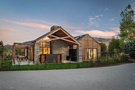 Photo of property in 16 Mccaw Mews, Wanaka, 9305