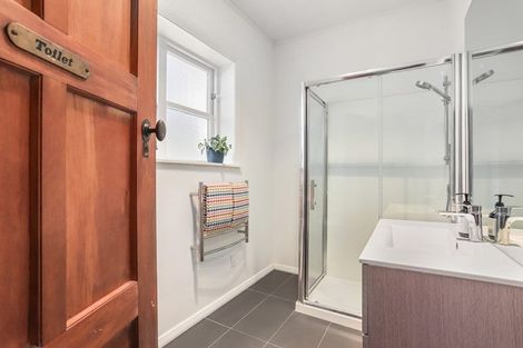 Photo of property in 2/18 Reid Road, New Lynn, Auckland, 0600