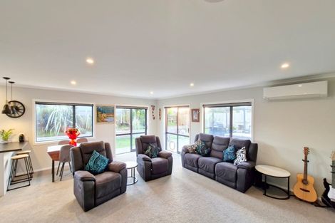 Photo of property in 20 Snappers Lane, Foxton Beach, Foxton, 4815