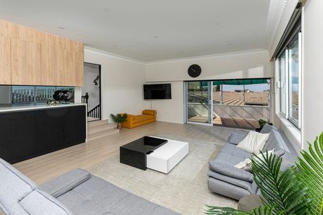 Photo of property in 250 Don Buck Road, Massey, Auckland, 0614