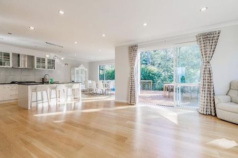 Photo of property in 54 Harrowglen Drive, Northcross, Auckland, 0630