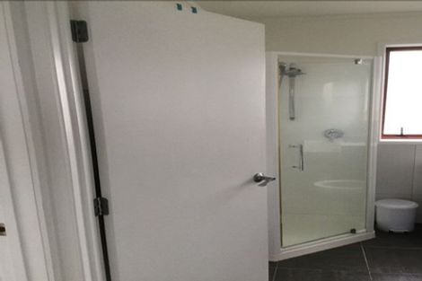 Photo of property in 10 Norma Avenue, Te Atatu South, Auckland, 0610