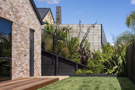 Photo of property in 10 Bosun Place, Te Atatu Peninsula, Auckland, 0610