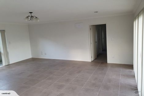 Photo of property in 10 Bushpark Place, Flat Bush, Auckland, 2016