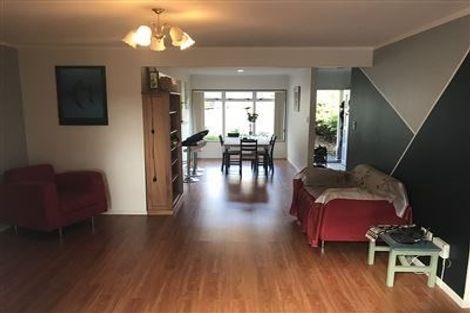 Photo of property in 11 Highbury Bypass, Birkenhead, Auckland, 0626