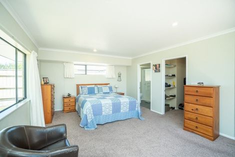 Photo of property in 147 Pacific Drive, Fitzherbert, Palmerston North, 4410