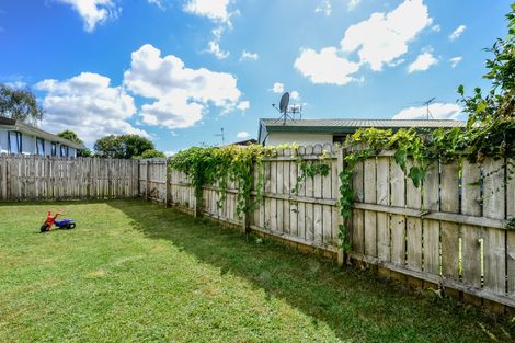Photo of property in 3/8 Ireland Place, Ranui, Auckland, 0612