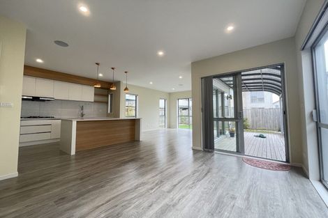 Photo of property in 32 Myland Drive, Hobsonville, Auckland, 0616