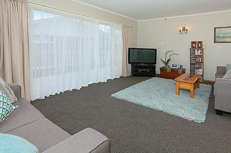 Photo of property in 118 Sturges Road, Henderson, Auckland, 0612